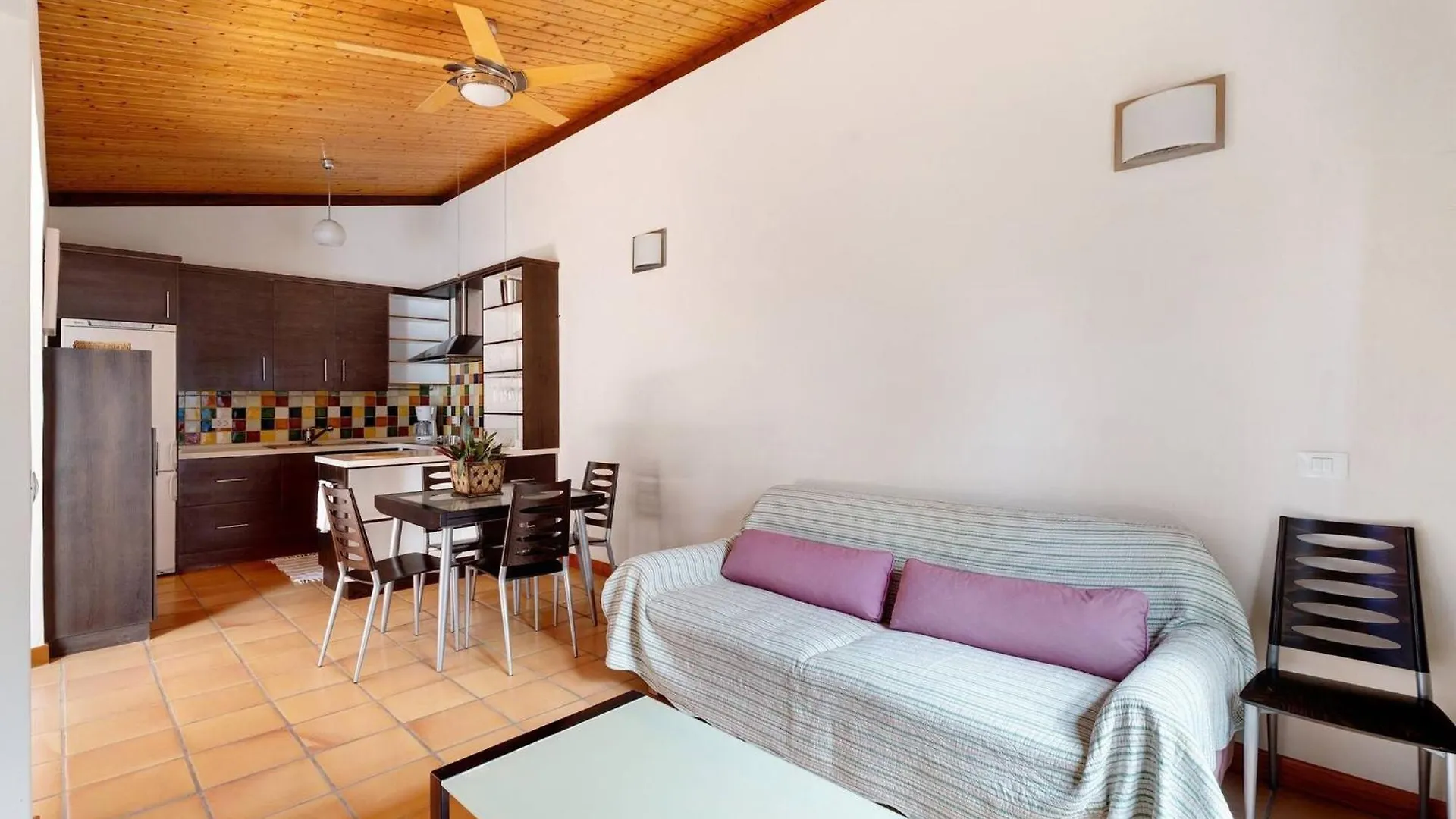 Apartment Finca La Calabacera Casa Blanca Num0074 Playa de San Juan  Spain
